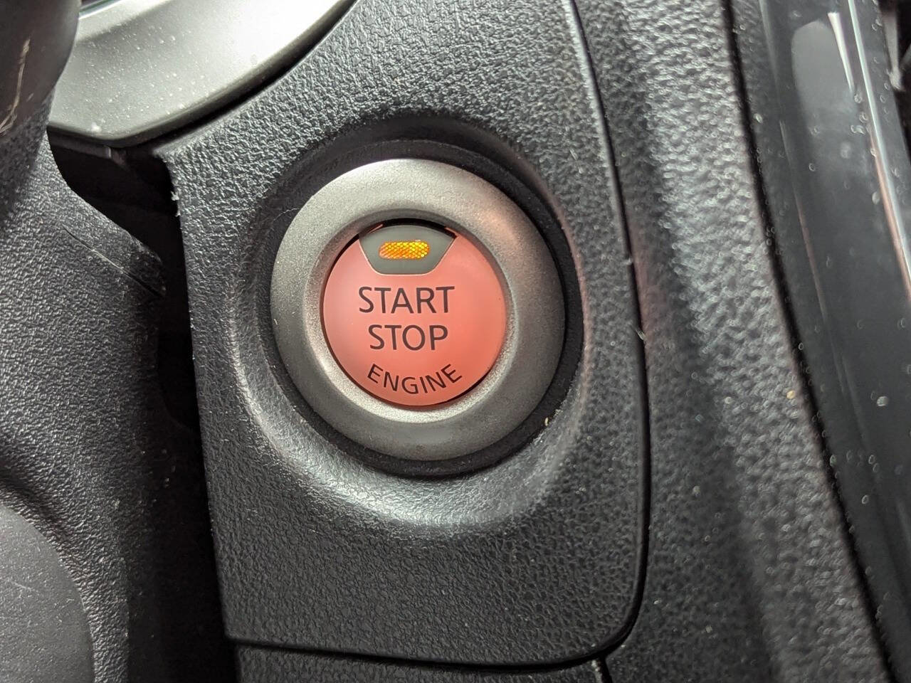 Used 2013 Nissan Juke SV image 23