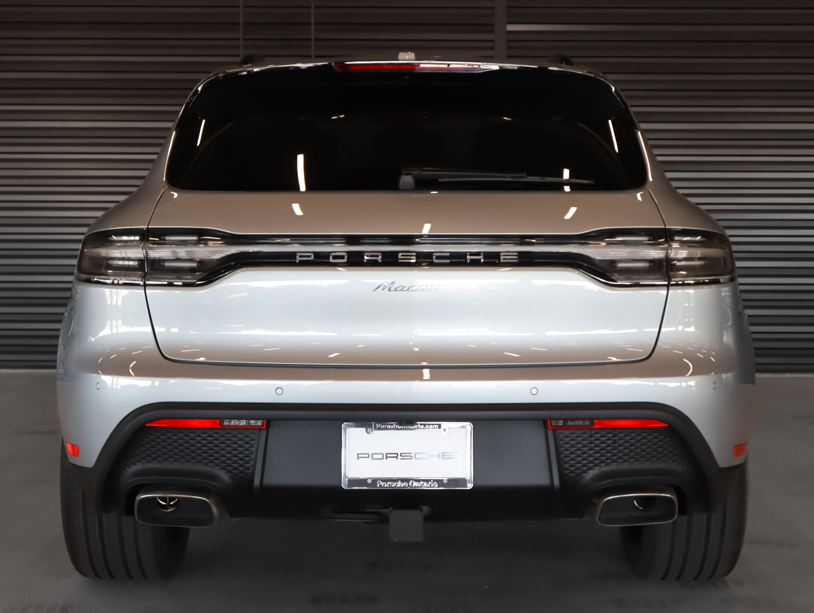 Used 2025 Porsche Macan image 9