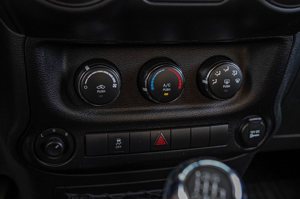 Used 2018 Jeep Wrangler Sport image 27