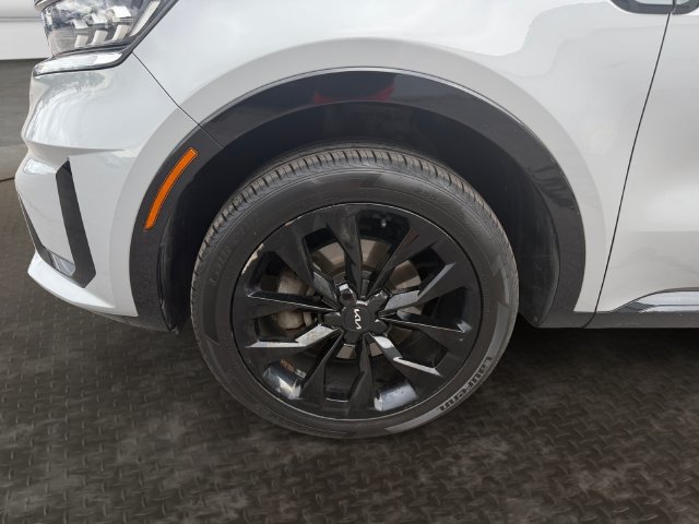 Certified 2022 Kia Sorento SX AWD/4WD image 11