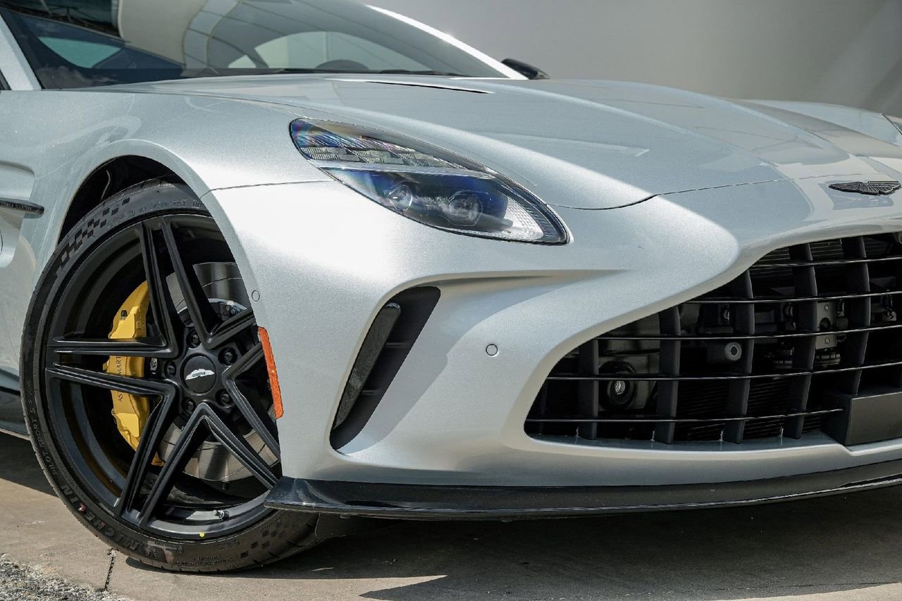 New 2026 Aston Martin V8 Vantage Coupe image 3