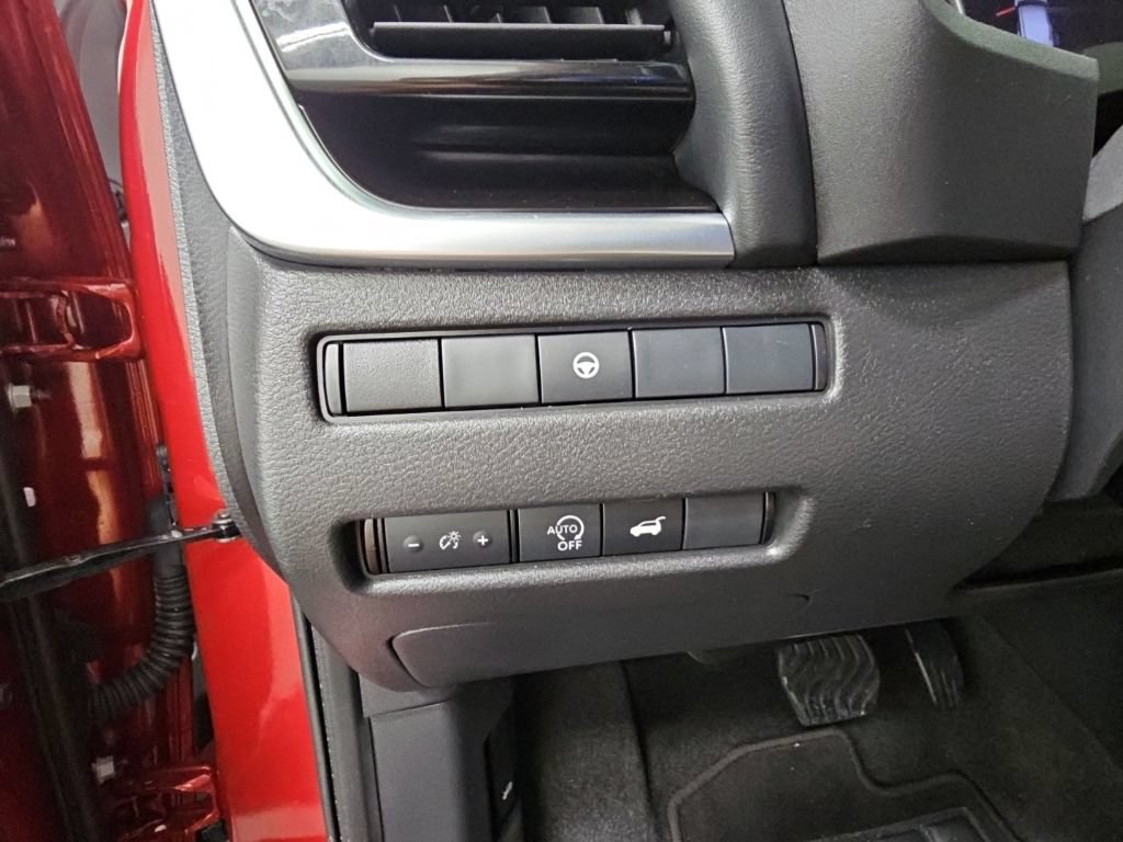 Used 2023 Nissan Rogue SL AWD/4WD image 25