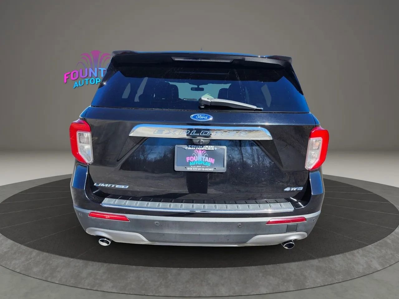Used 2021 Ford Explorer Limited w/ Equipment Group 301A AWD/4WD image 3