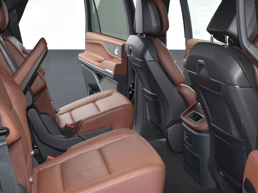 New 2025 Lincoln Navigator Reserve image 14