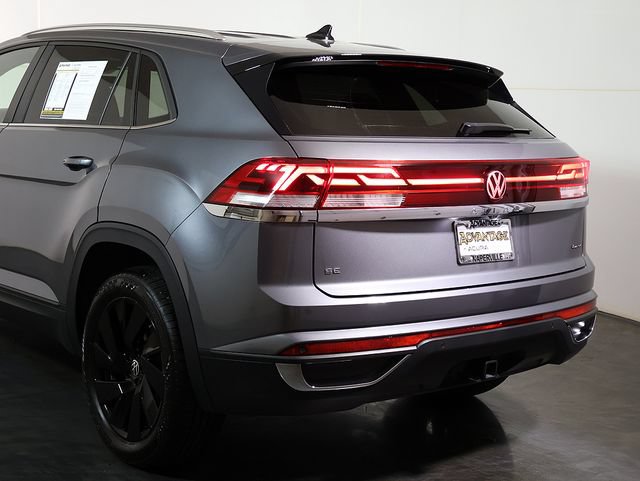 Used 2025 Volkswagen Atlas Cross Sport SE AWD/4WD image 11