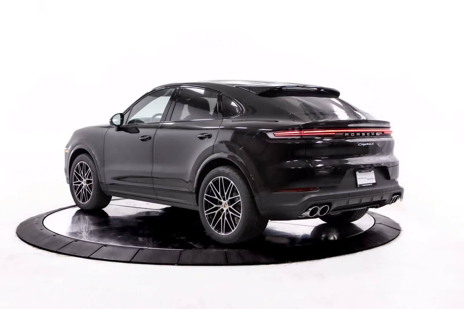 Certified 2026 Porsche Cayenne S AWD/4WD image 3