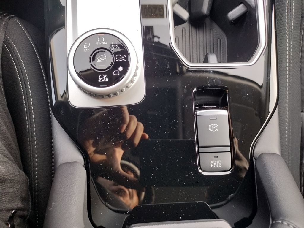 New 2026 Mitsubishi Outlander ES image 24