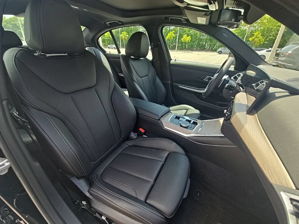 Used 2025 BMW 330i xDrive Sedan AWD/4WD image 39