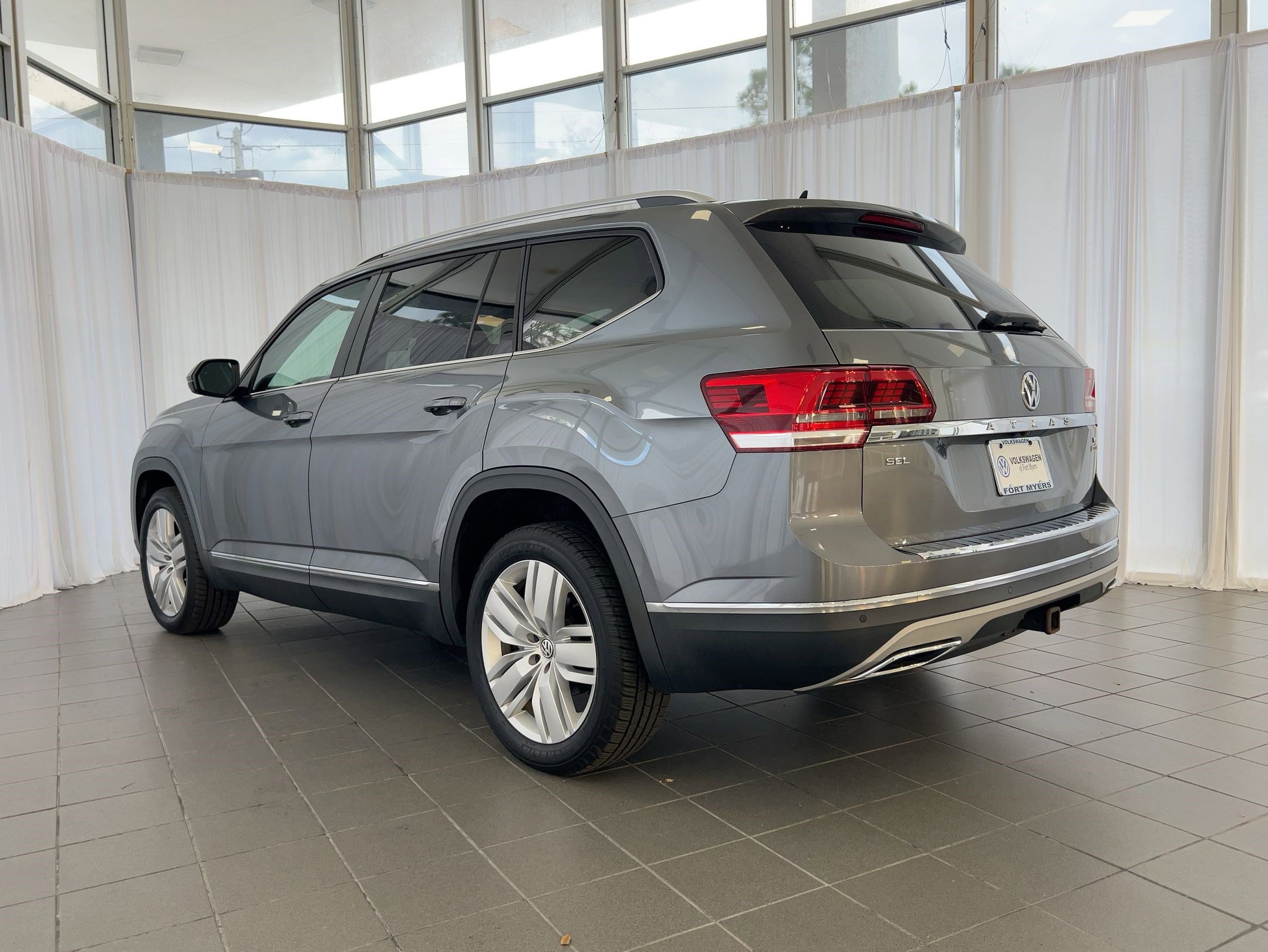 Used 2019 Volkswagen Atlas SEL image 3