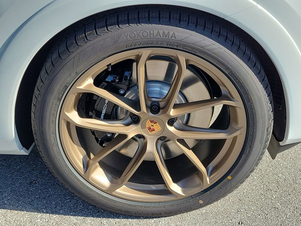 New 2026 Porsche Cayenne GTS AWD/4WD image 13