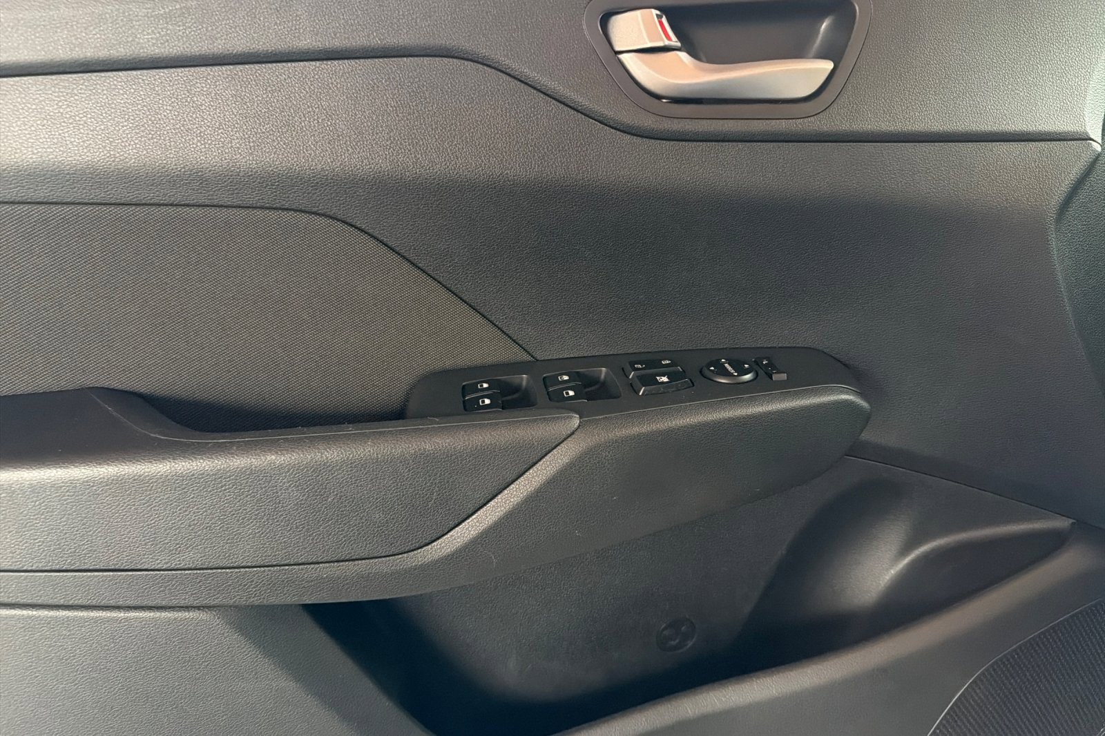 Used 2022 Hyundai Accent SEL image 12