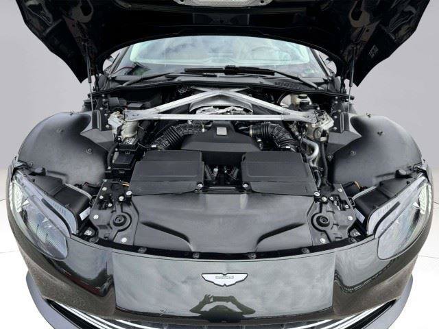 Used 2022 Aston Martin V8 Vantage Roadster RWD image 51