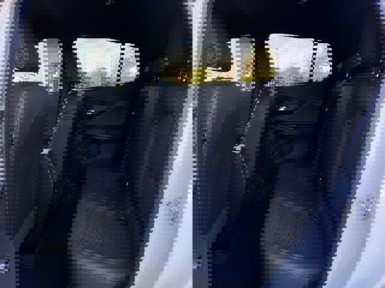 Used 2025 Buick Envista Preferred image 11