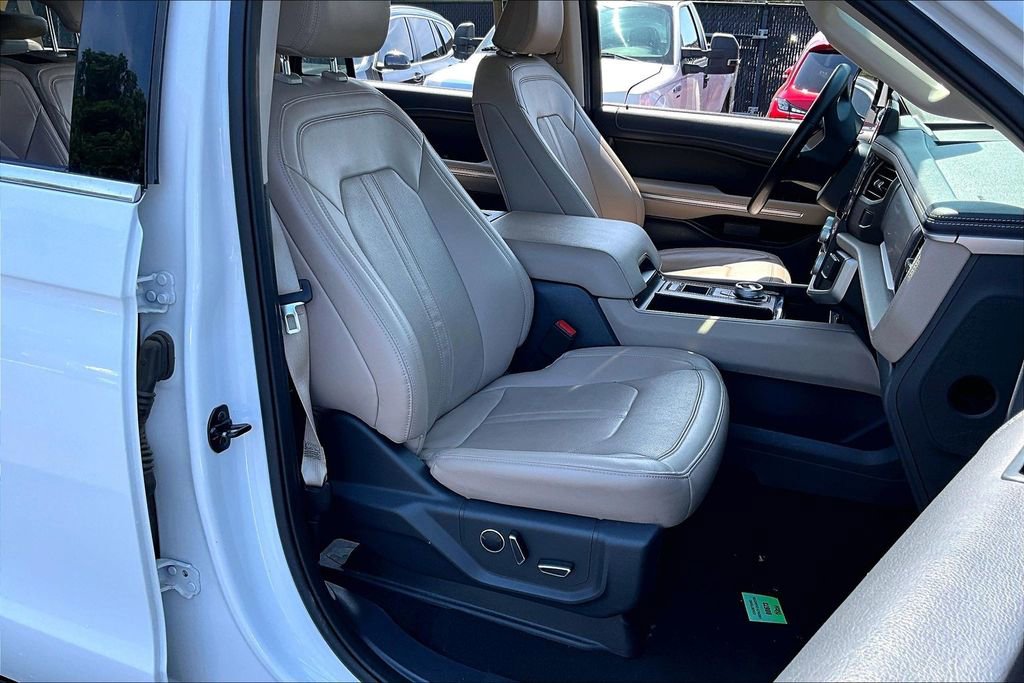 Used 2024 Ford Expedition Max Limited RWD image 30