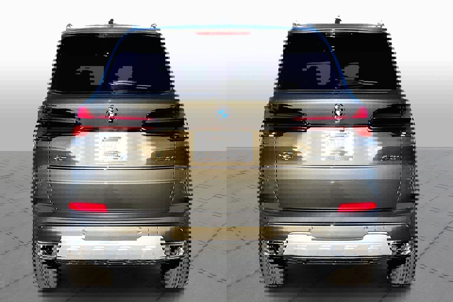 Used 2024 BMW X5 xDrive40i w/ Parking Assistance Package image 6