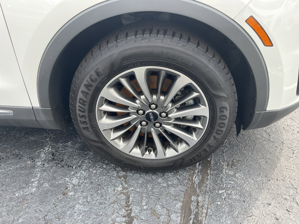 Used 2020 Lincoln Nautilus Premier w/ Equipment Group 101A image 6