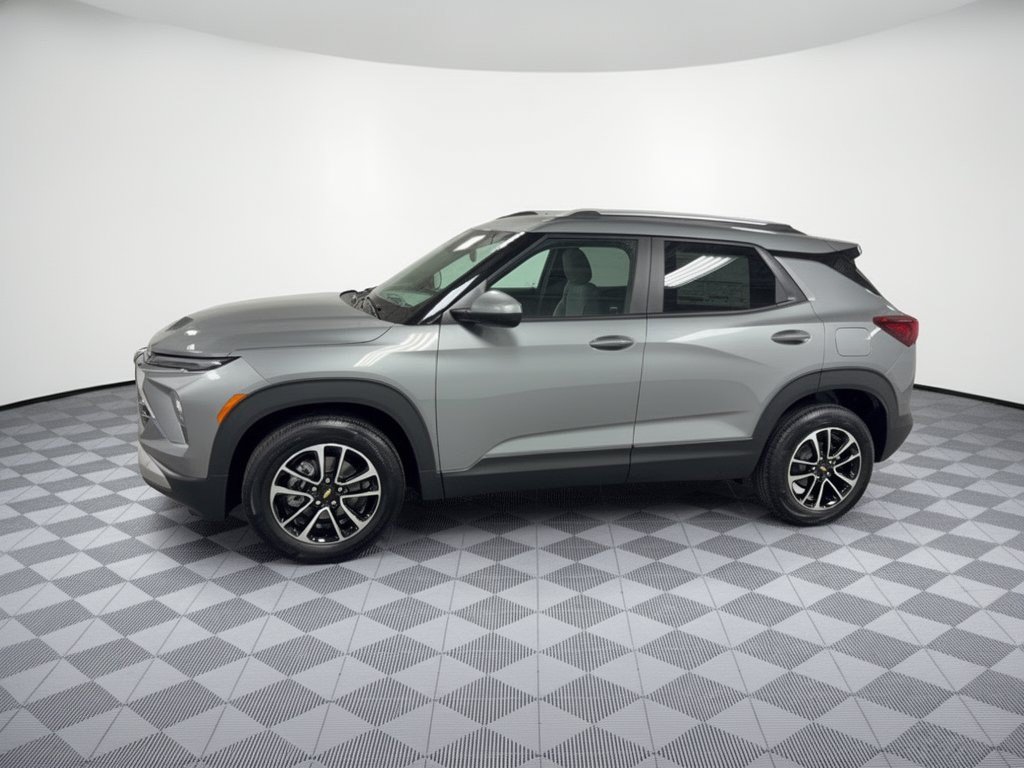 New 2026 Chevrolet TrailBlazer LT w/ Driver Confidence Package FWD image 2