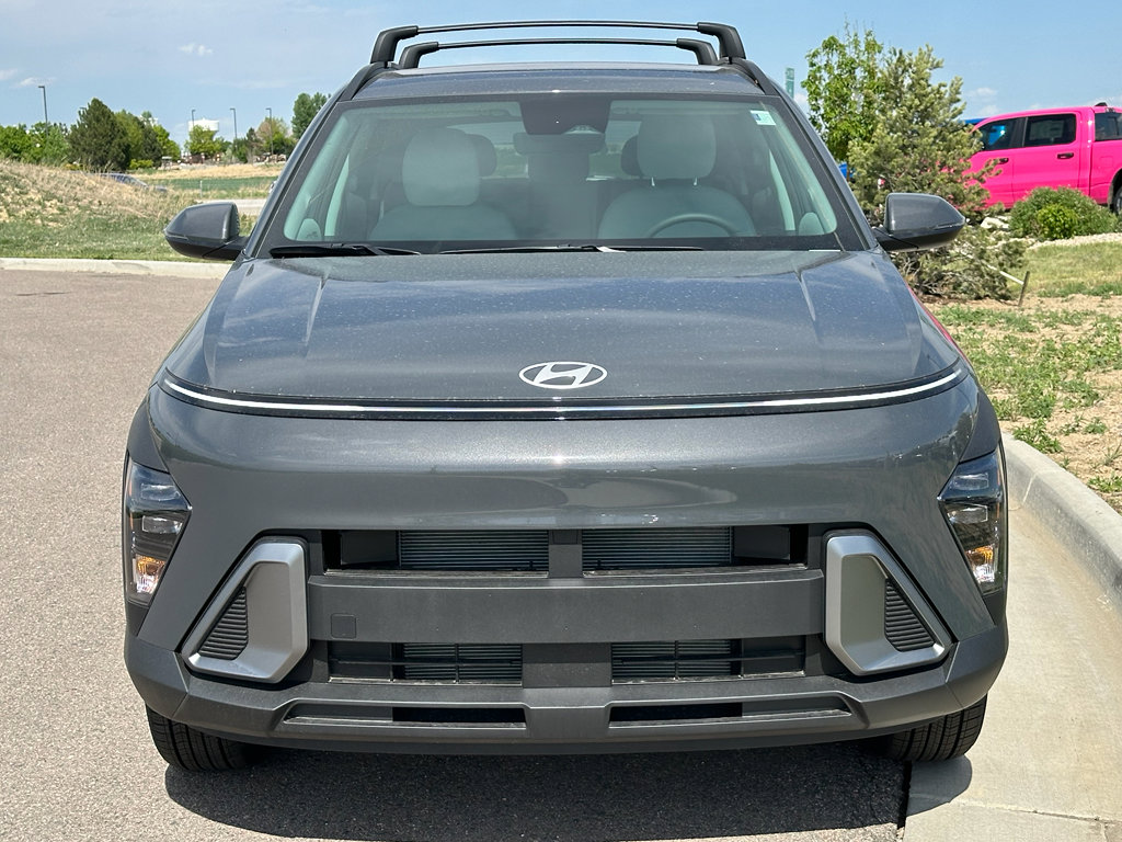 Used 2025 Hyundai Kona SEL image 2