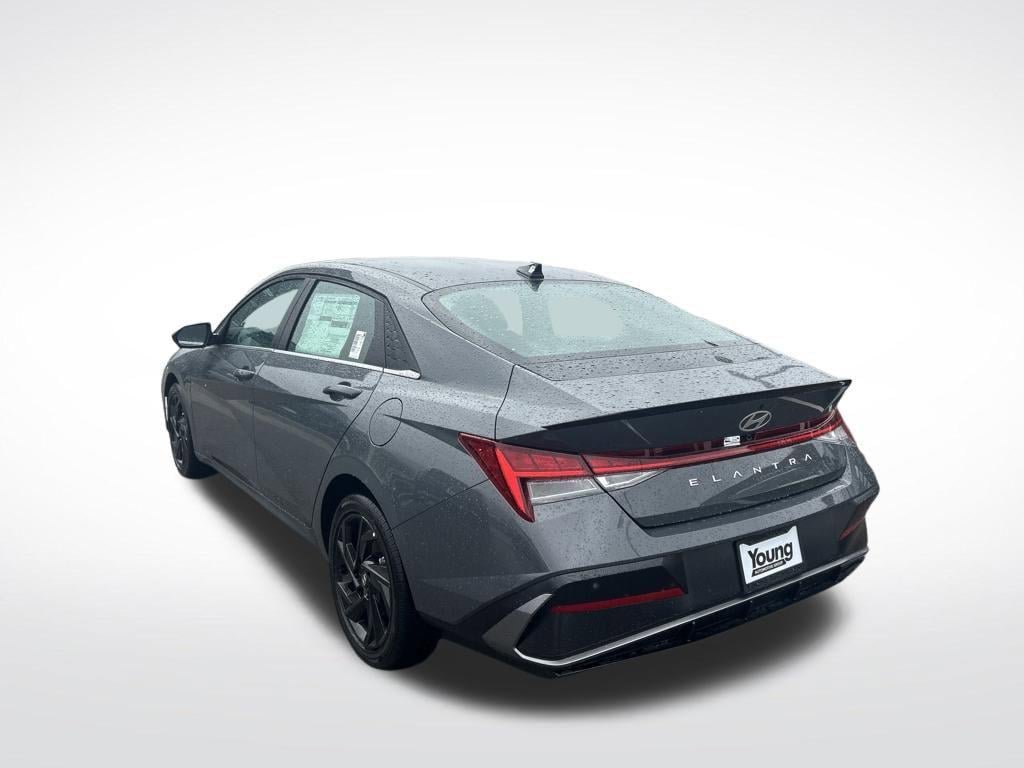 New 2026 Hyundai Elantra SEL Sport Premium image 3