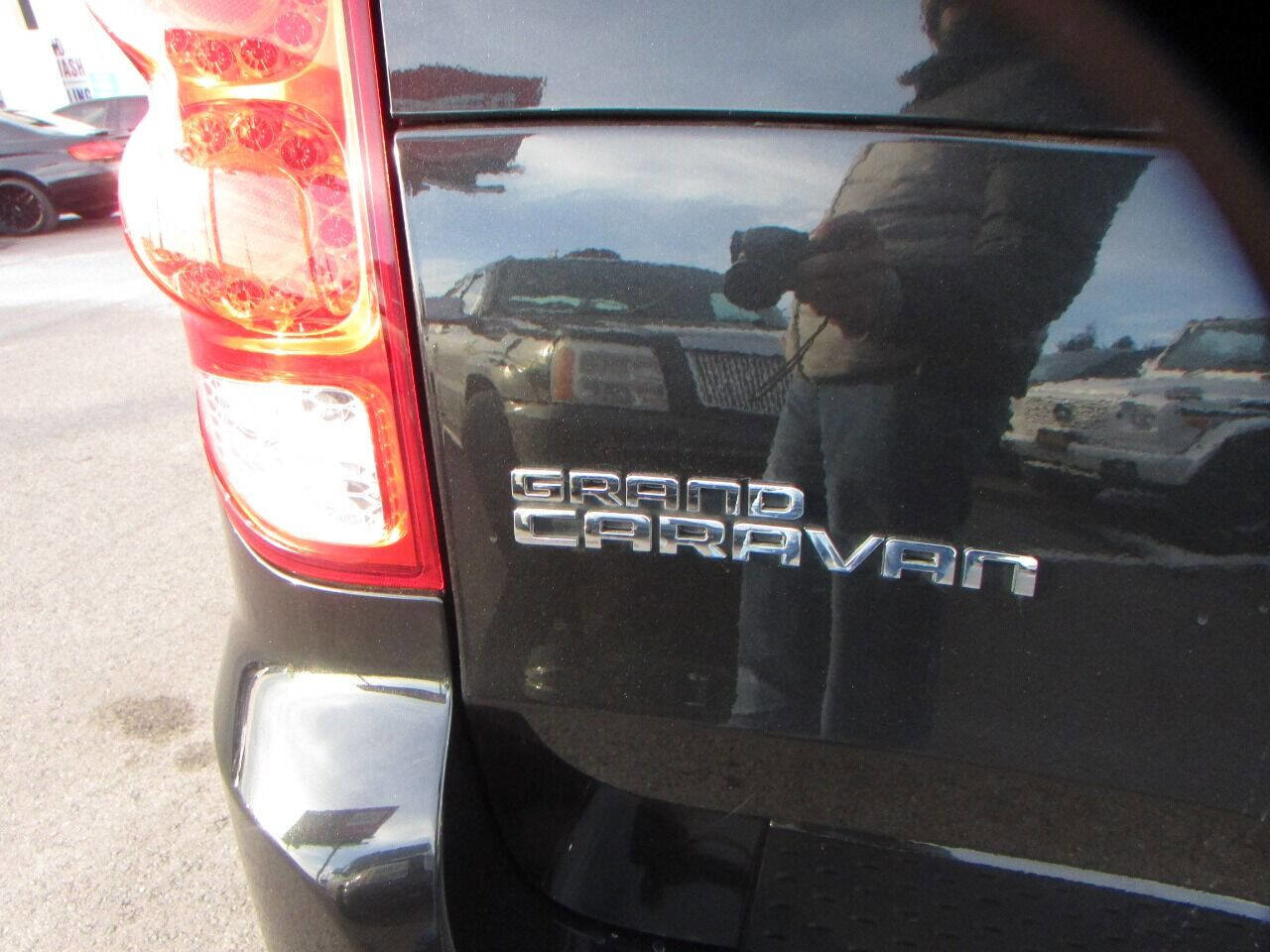 Used 2013 Dodge Grand Caravan American Value Package image 40