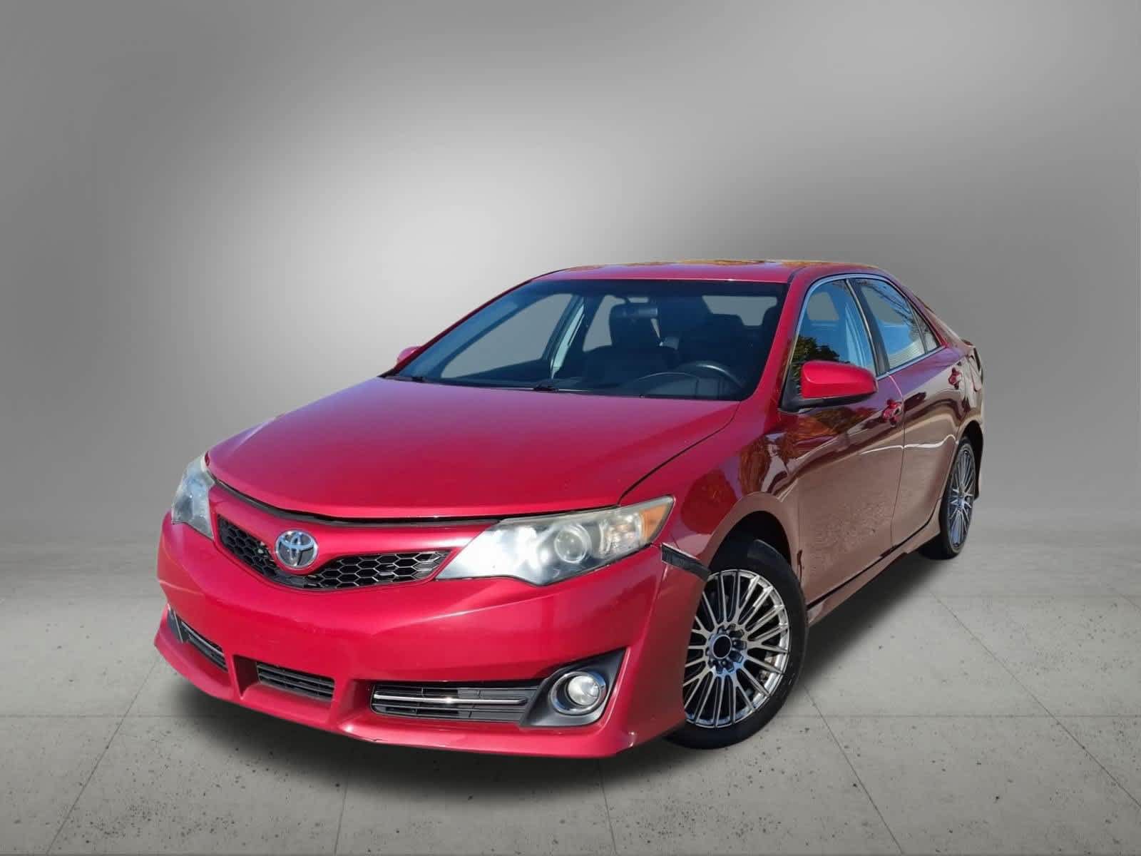 Used 2013 Toyota Camry SE FWD image 1