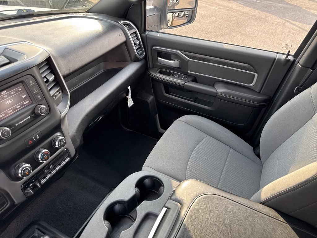 Used 2024 RAM 3500 SLT w/ Quick Order Package 2YG SLT AWD/4WD image 31