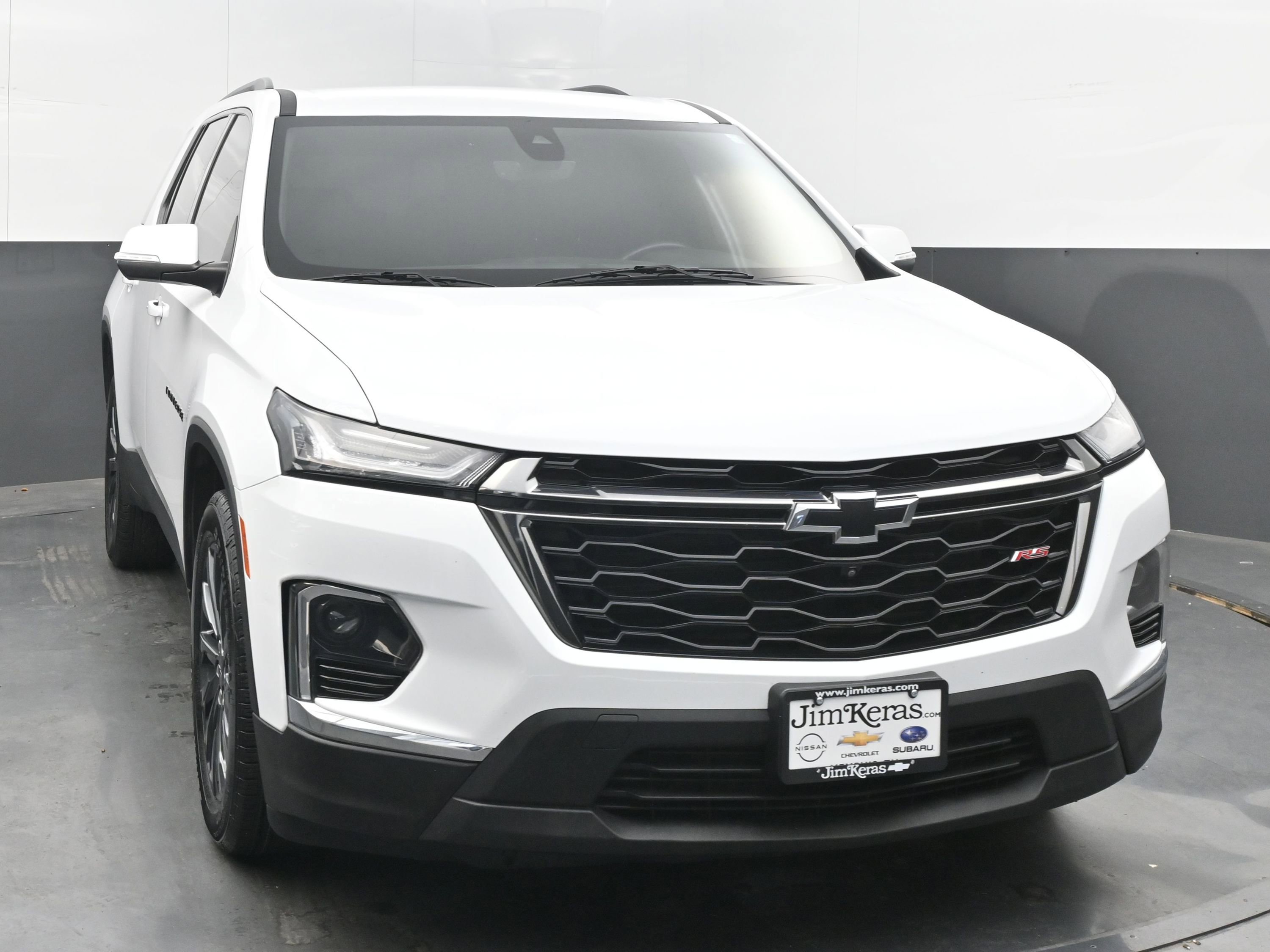Used 2023 Chevrolet Traverse RS image 3