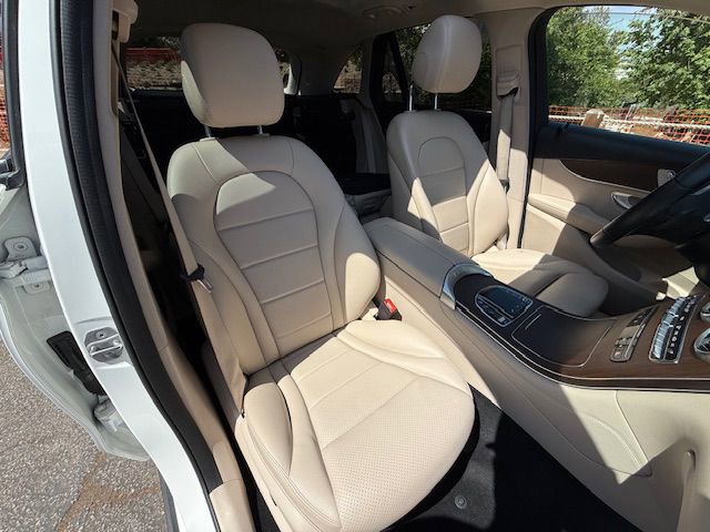 Used 2021 Mercedes-Benz GLC 300 image 7