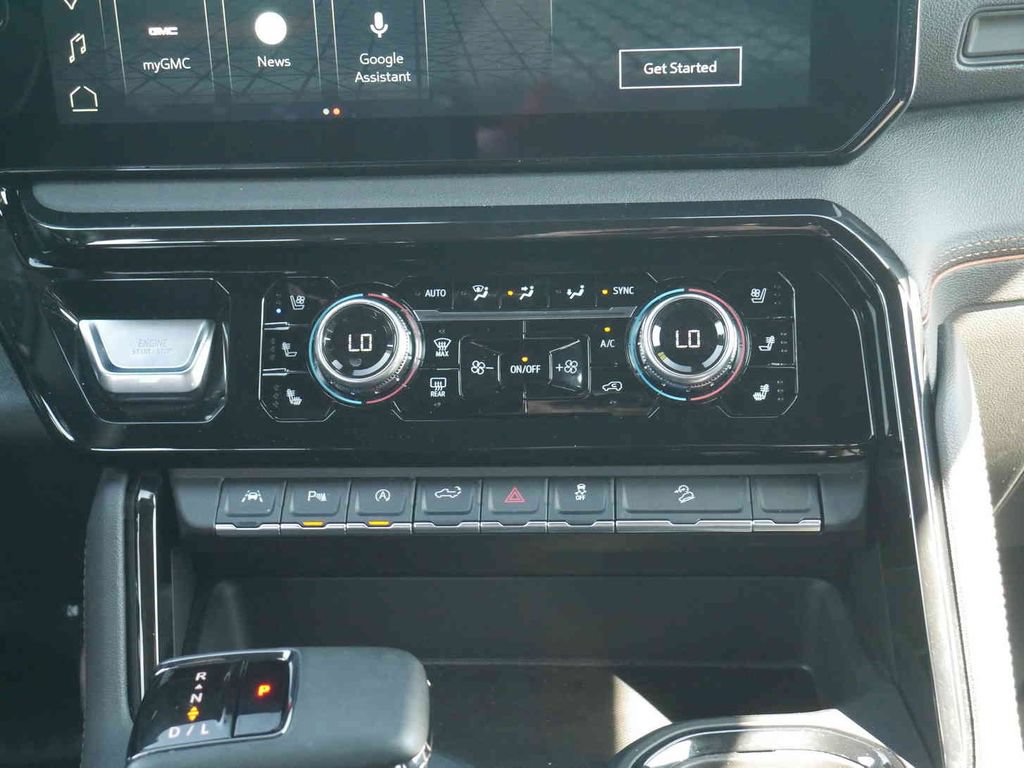 Used 2025 GMC Sierra 1500 AT4 w/ AT4 Premium Package AWD/4WD image 8