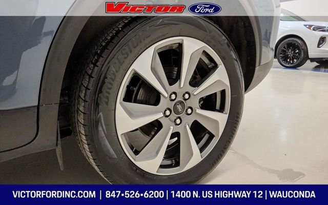 Used 2025 Ford Escape Platinum w/ Premium Technology Package image 12