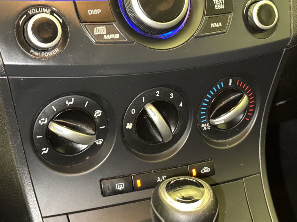 Used 2012 MAZDA MAZDA3 i Touring FWD image 22