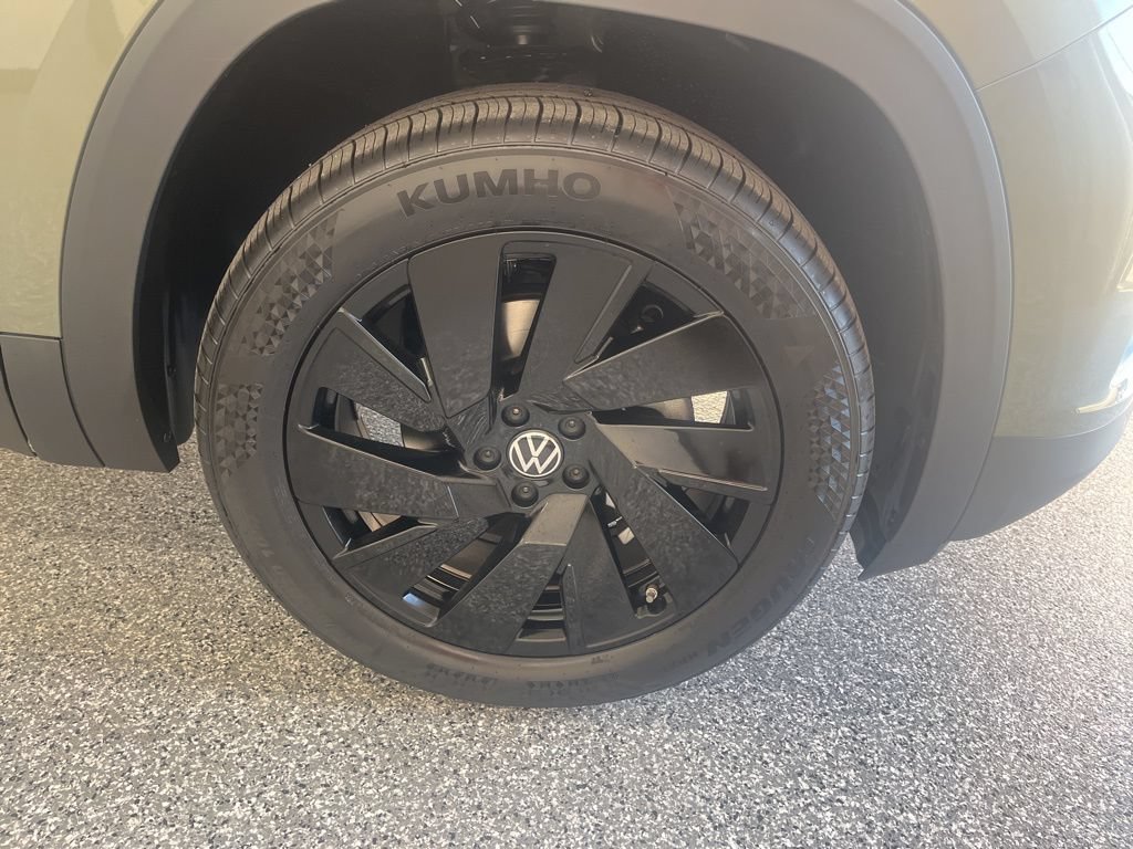 New 2026 Volkswagen Atlas Cross Sport SE AWD/4WD image 12