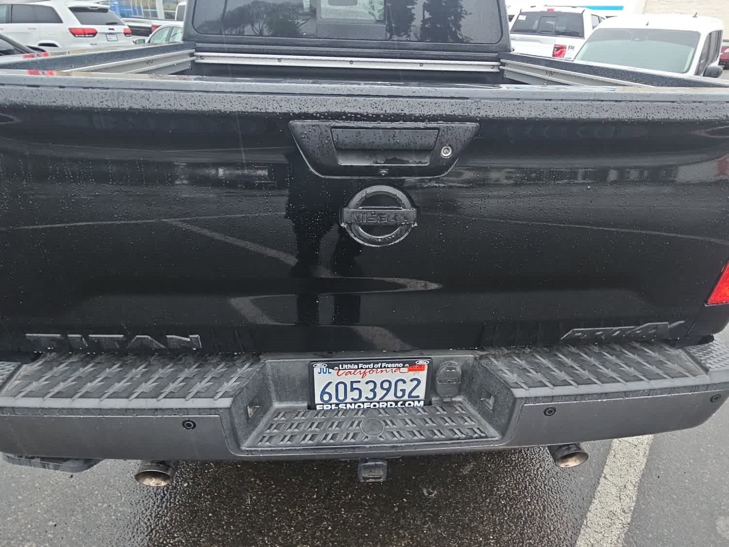 Used 2017 Nissan Titan PRO-4X w/ Pro-4x Convenience Package image 9