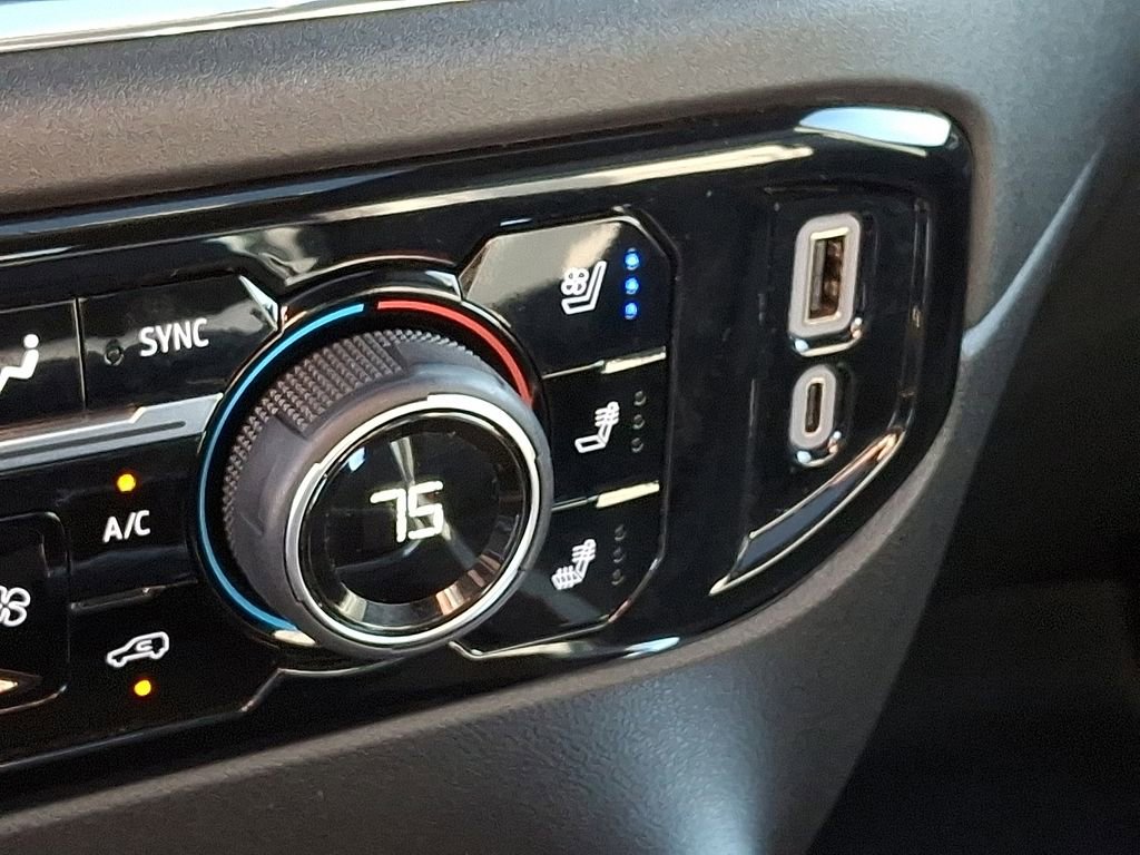 Used 2024 Chevrolet Silverado 2500 High Country w/ High Country Premium Package image 25