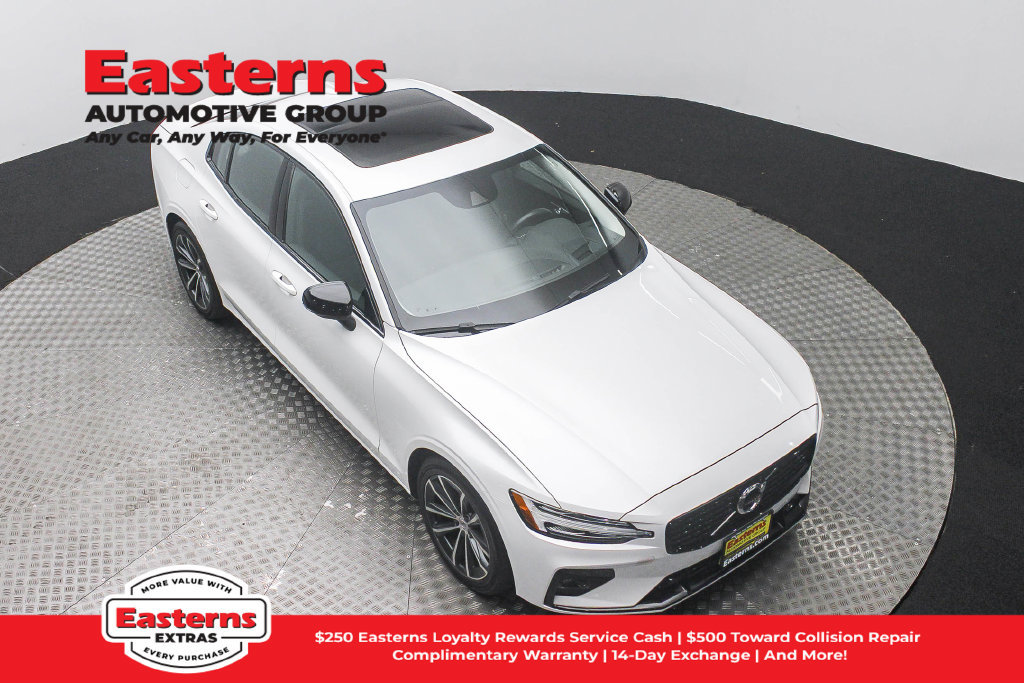 Used 2022 Volvo S60 B5 Inscription FWD image 4