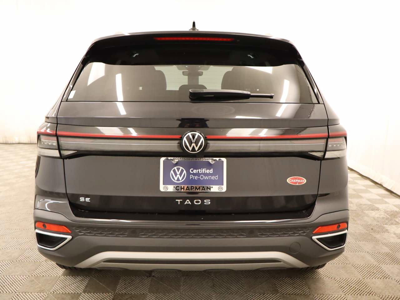 Certified 2025 Volkswagen Taos SE w/ Panoramic Sunroof Package image 6