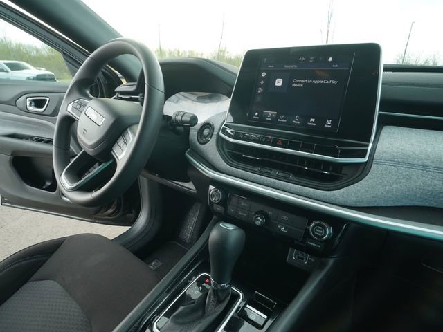 Certified 2025 Jeep Compass Sport image 32