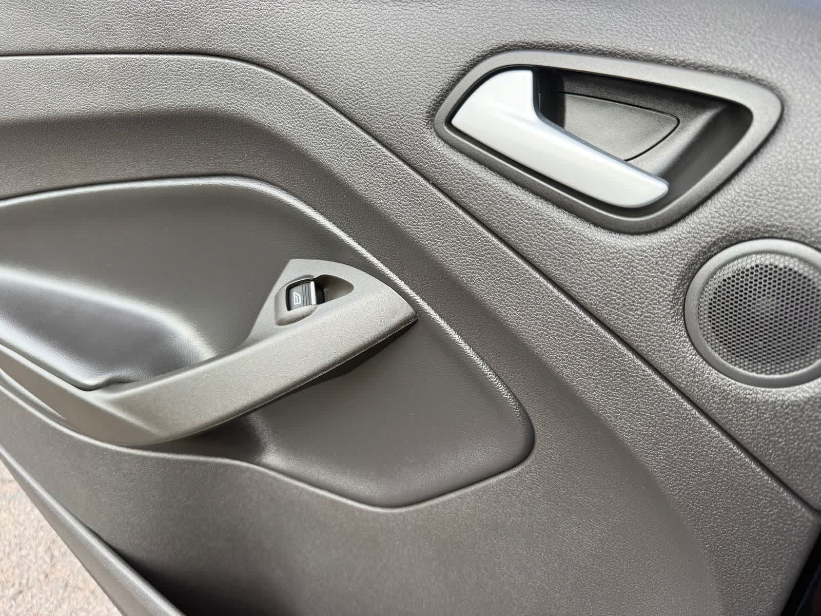 Used 2019 Ford Escape Titanium FWD image 11