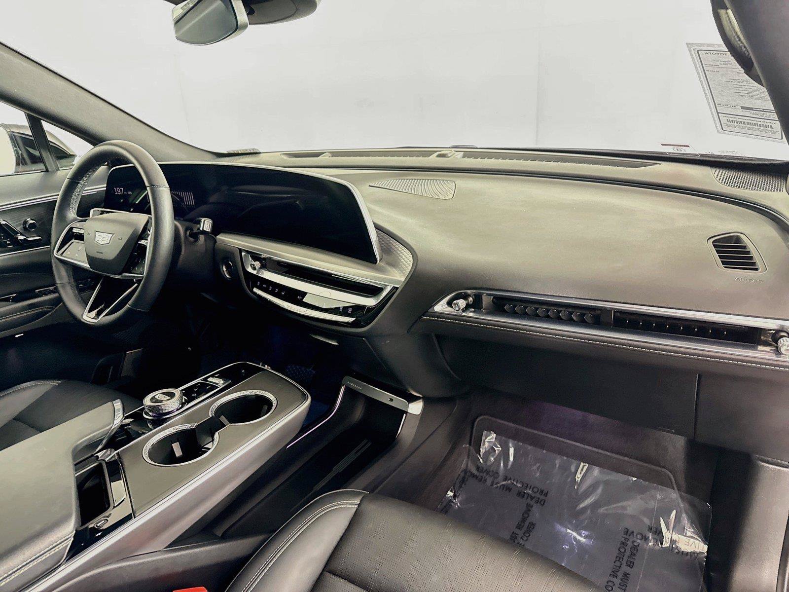 Used 2024 Cadillac Lyriq Luxury AWD/4WD image 47