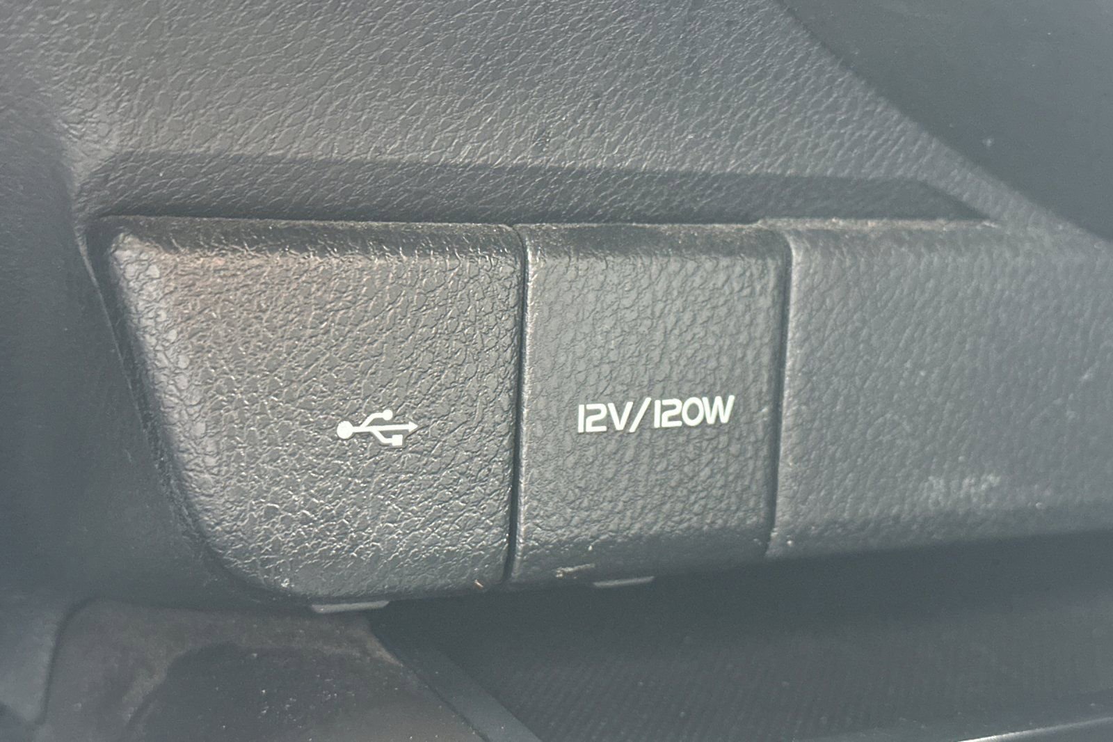 Used 2024 Toyota Camry SE image 30