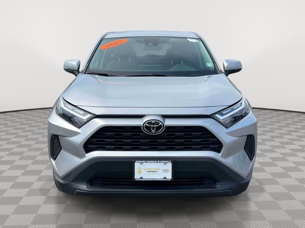 Used 2023 Toyota RAV4 LE AWD/4WD image 2