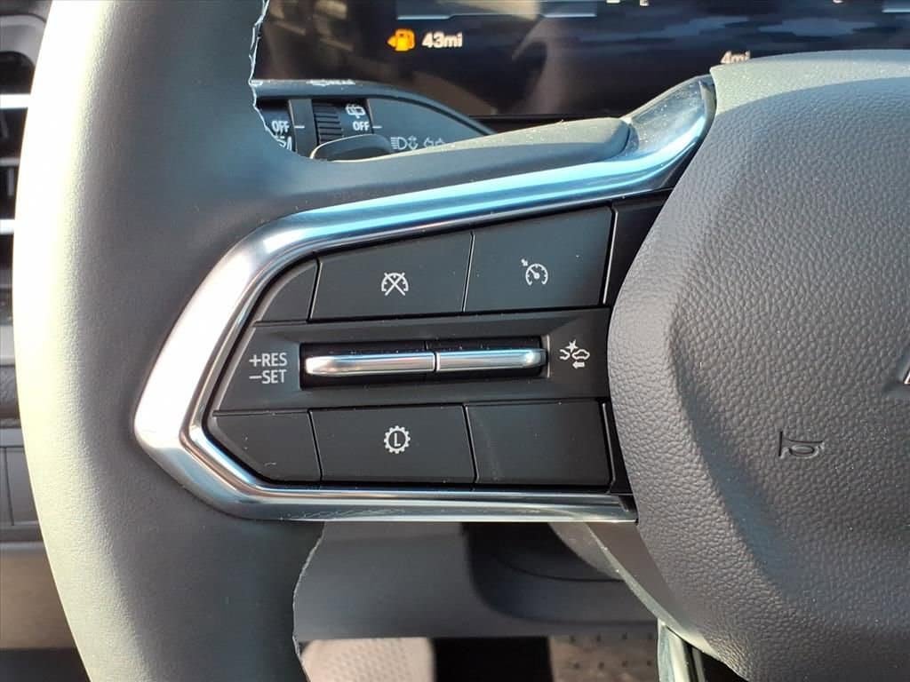 New 2026 Chevrolet Traverse LT w/ Sun and Wheel Package FWD image 19