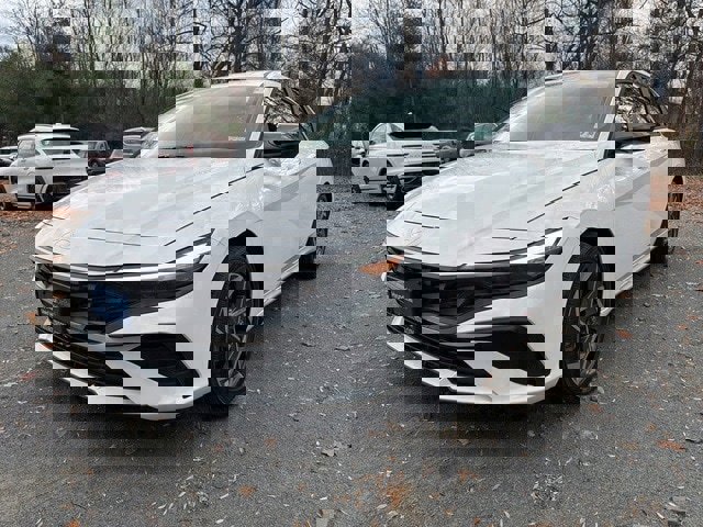 Certified 2025 Hyundai Elantra SEL image 1