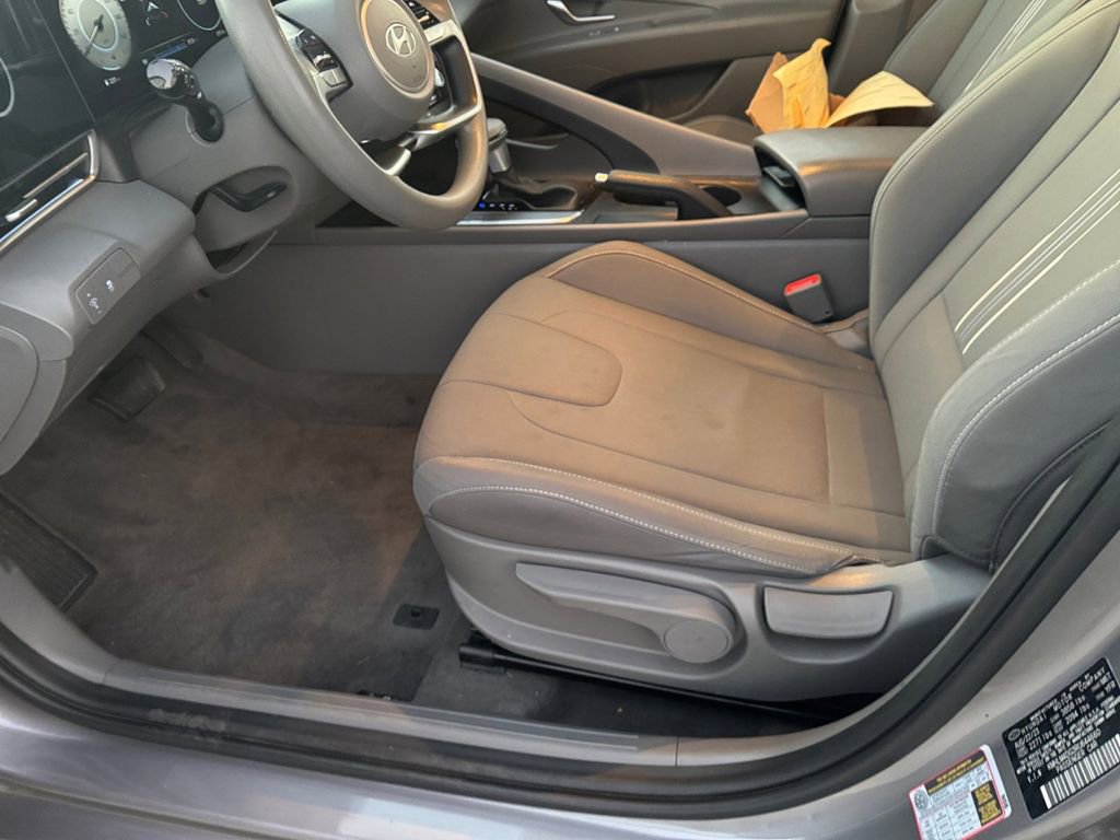 Used 2024 Hyundai Elantra SEL image 12