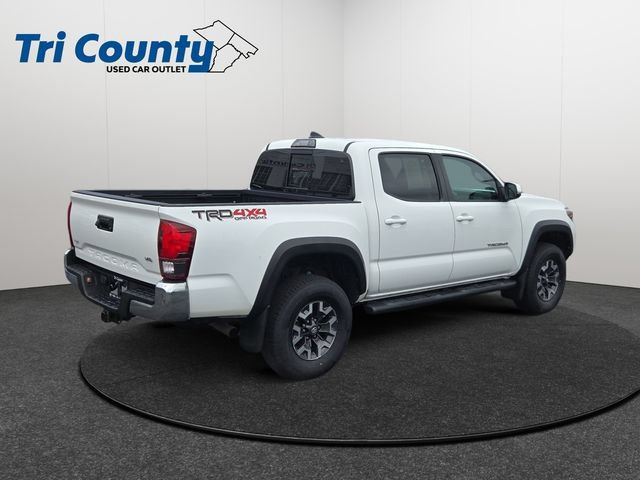 Certified 2019 Toyota Tacoma TRD Off-Road AWD/4WD image 8