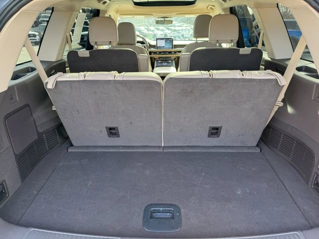 Used 2023 Lincoln Aviator Grand Touring w/ Equipment Group 301A AWD/4WD image 13