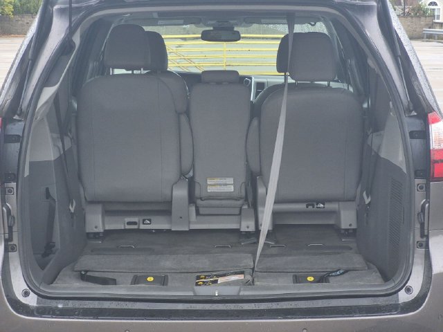 Certified 2018 Toyota Sienna XLE w/ XLE Navigation Package FWD image 31
