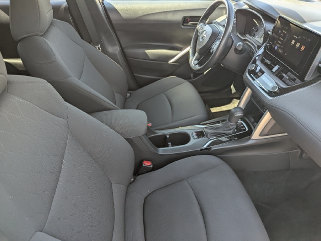 Used 2024 Toyota Corolla Cross LE FWD image 10