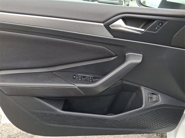 Used 2023 Volkswagen Jetta SE image 12