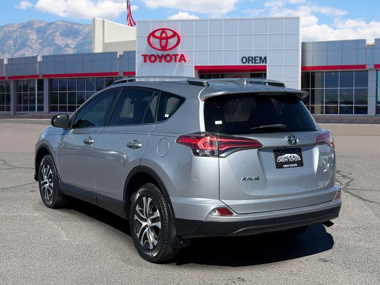 Used 2016 Toyota RAV4 LE FWD image 5